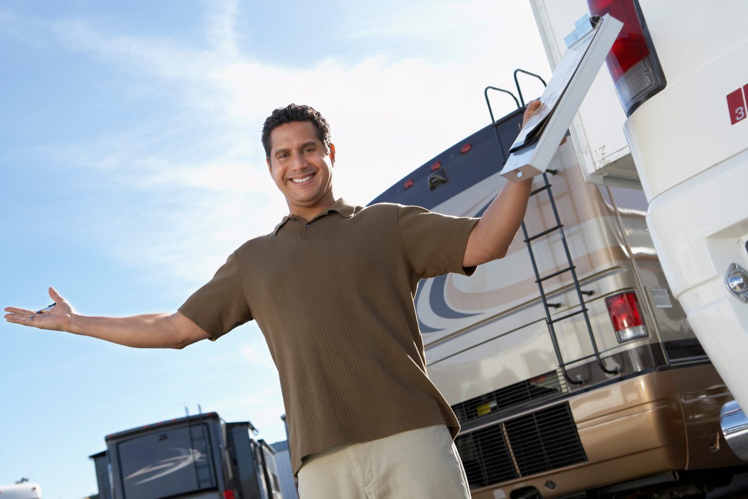rv-salesman-1536x1024 (1).jpg