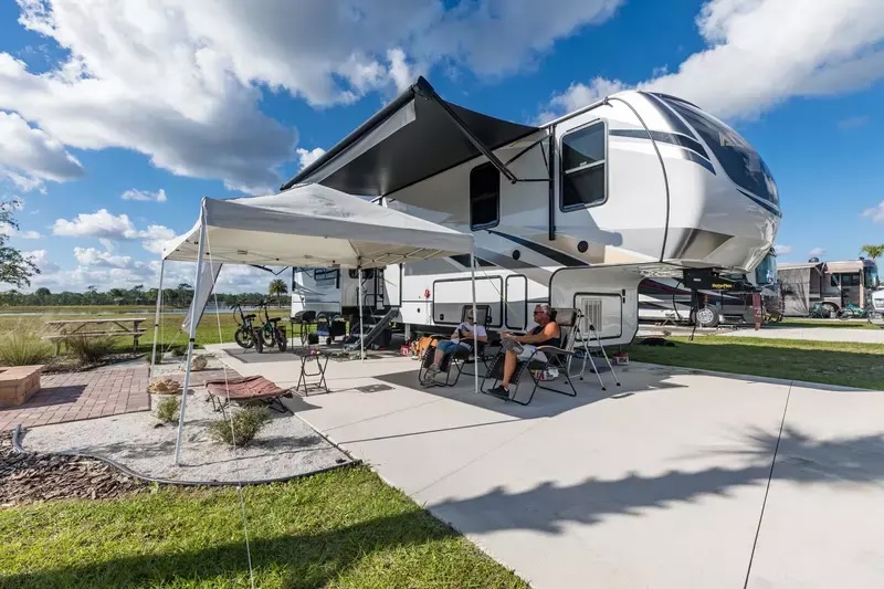 Canopy Oaks RV Site
