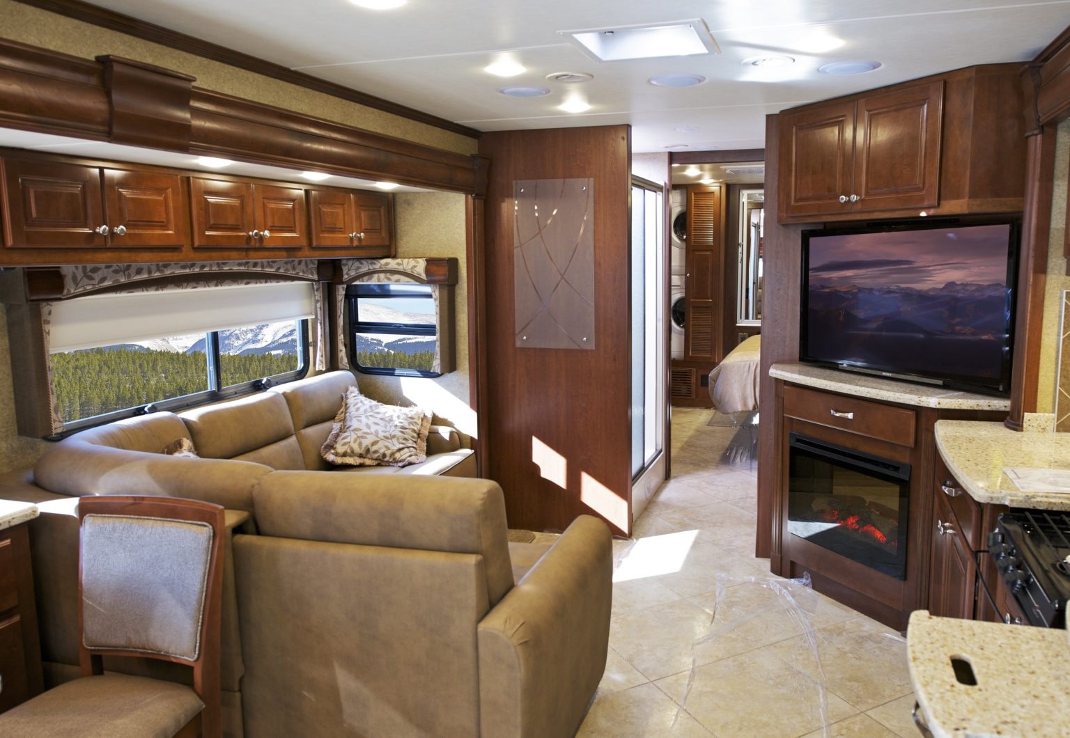 Downsizing For RV Life: How To Unclutter and Organize Your RV