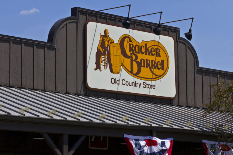 overnight-rv-parking-at-cracker-barrel-768x512.jpg