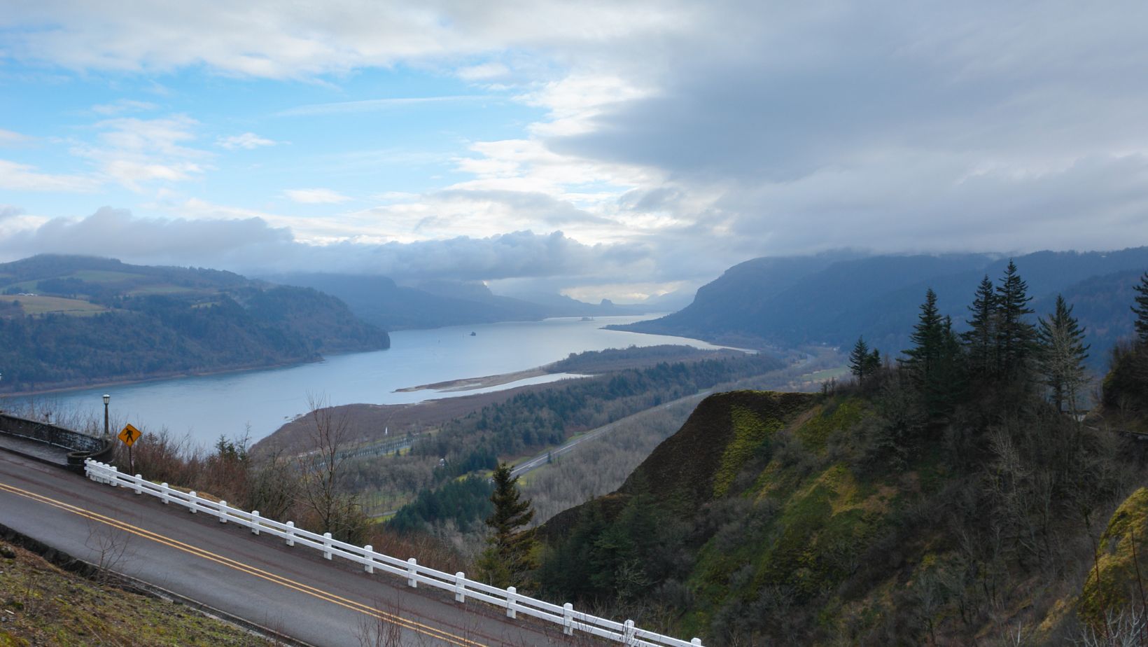 Columbia-River-Scenic-Highway.jpg