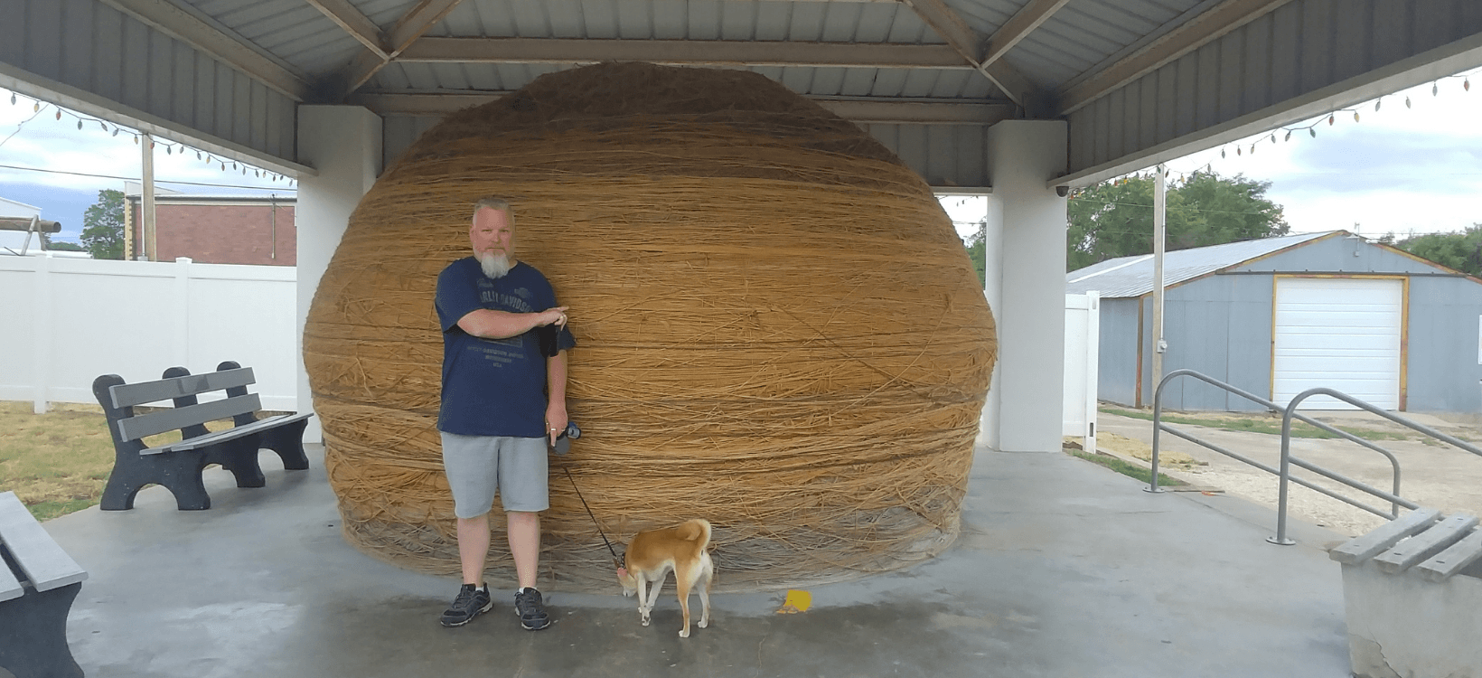 Proof-that-we-have-in-fact-seen-the-worlds-largest-ball-of-twine..png