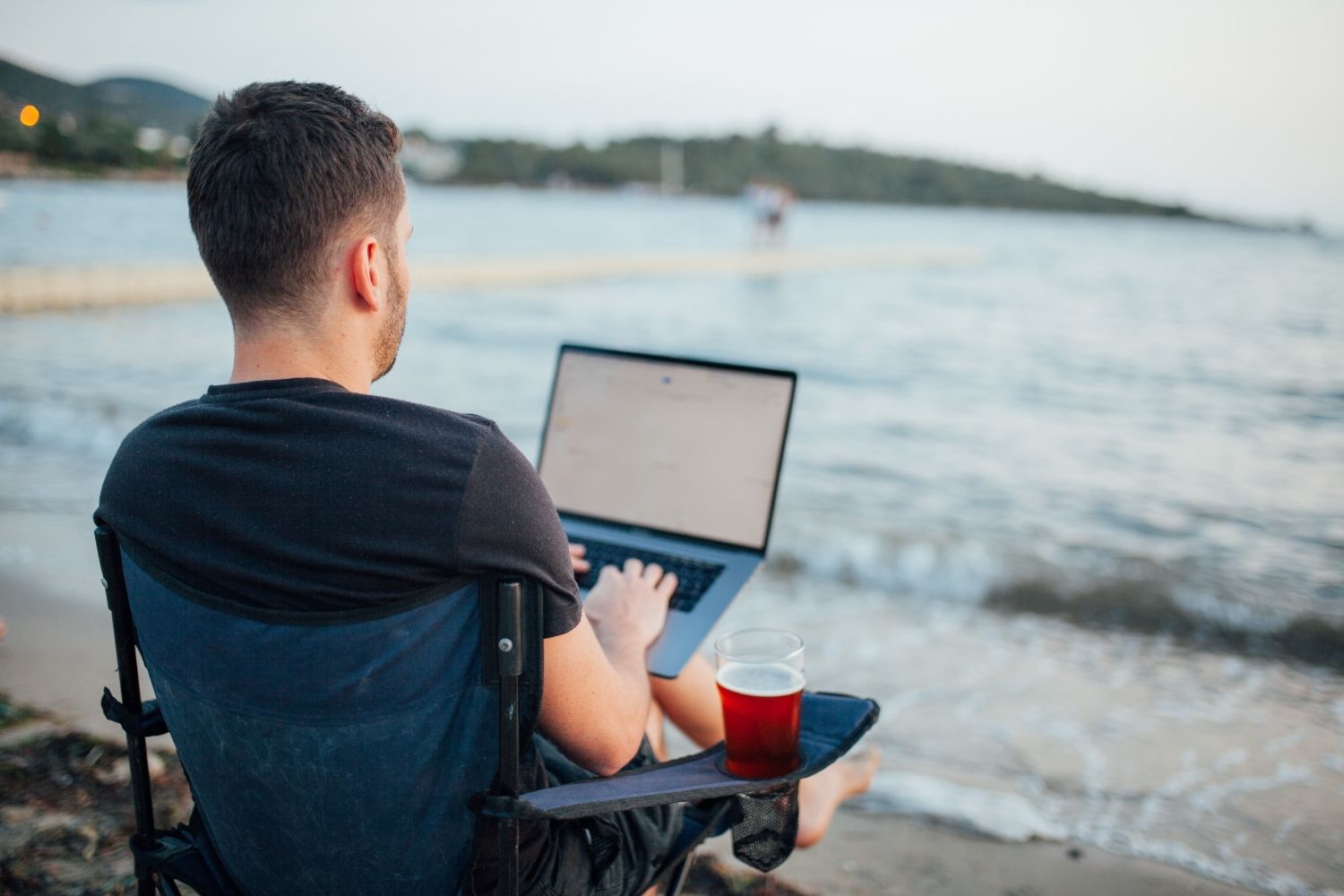 How To Start Working Remotely Even If You Don’t Have Any Experience