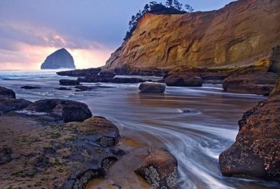 Rocky cliffs on Oregon Coast near Tillamook
